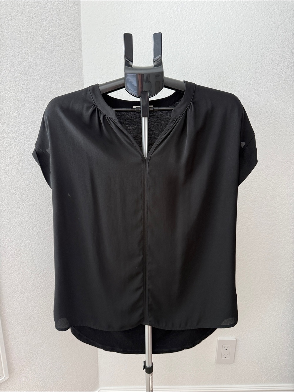 Pleione Black Short Sleeve Split-Neck Blouse